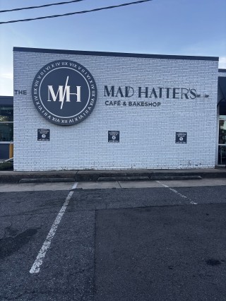 The Mad Hatter&#039;s Café &amp; Bakeshop