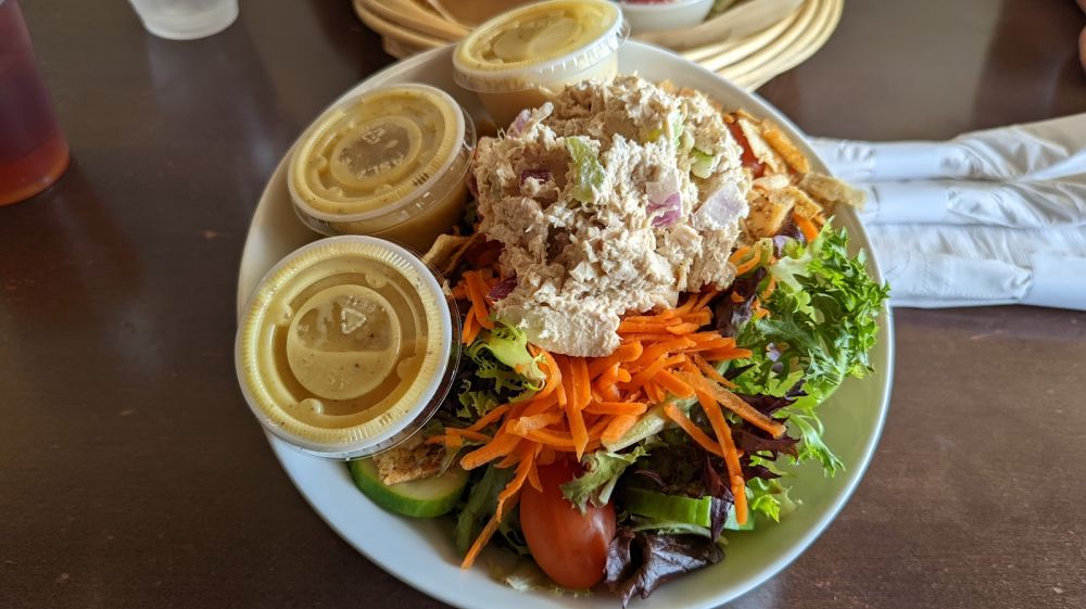 Saladelia Cafe + Catering