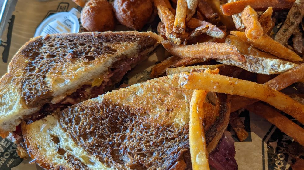 Maverick's Smokehouse & Taproom