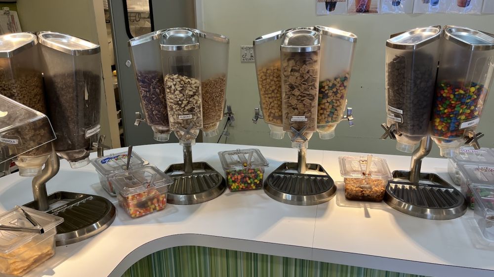 Tutti Frutti Frozen Yogurt