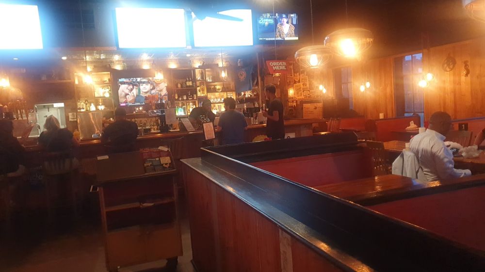 Maverick's Smokehouse & Taproom