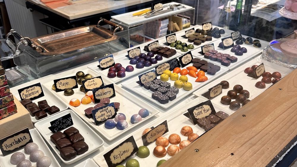 Miel Bon Bons Fine Chocolate I Artisan Cake I Extraordinary Desserts
