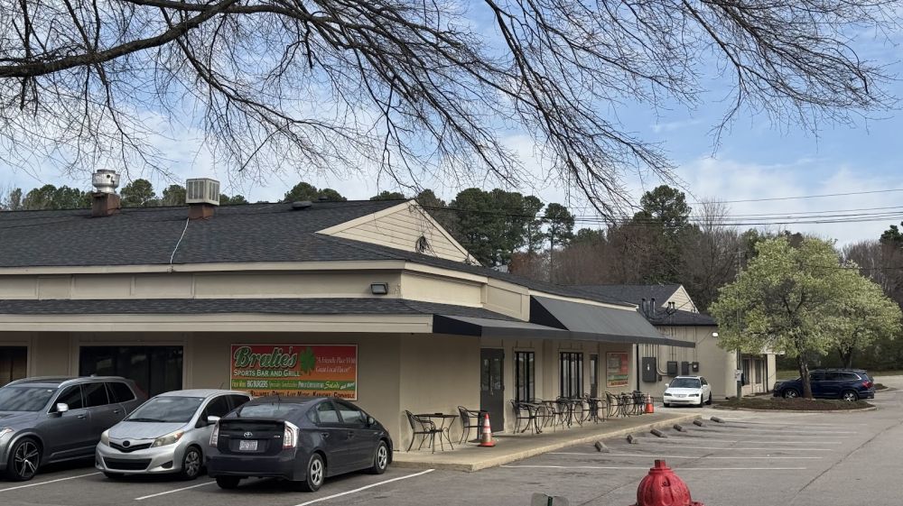 Bralie's Sports Bar
