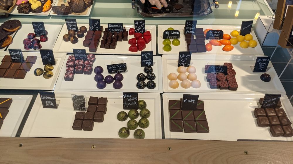 Miel Bon Bons Fine Chocolate I Artisan Cake I Extraordinary Desserts