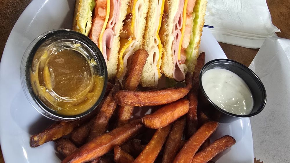 Bralie's Sports Bar 2