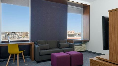 W XYZ bar at ALoft Durham Downtown