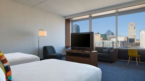 W XYZ bar at ALoft Durham Downtown