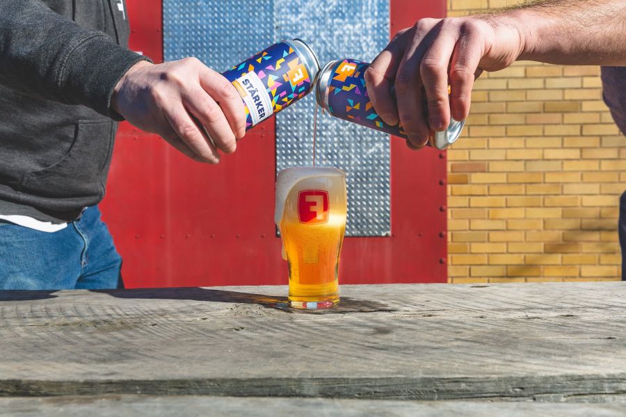 A Durham, North Carolina brewery serving classic and southern experimental craft beer using local farmed ingredients.