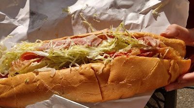 Plumpeez Deli