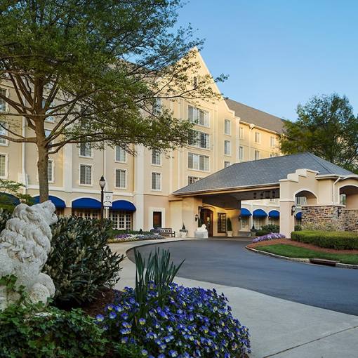 The entrance of Durham&#039;s Washington Duke Inn &amp; Golf Club