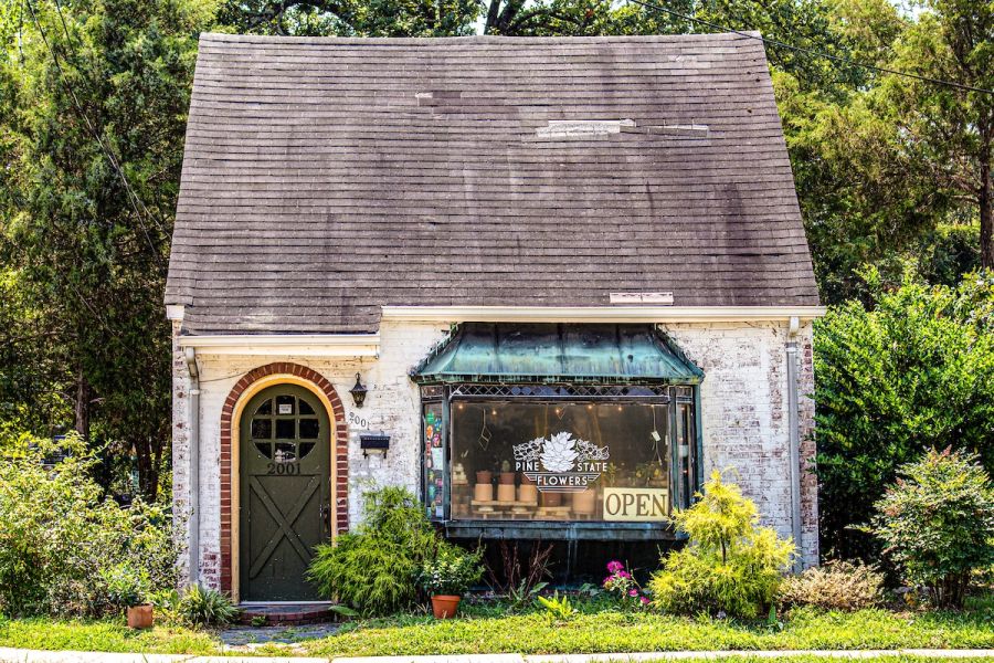Shop gifts, plants and fresh flowers at Pine State Flowers.