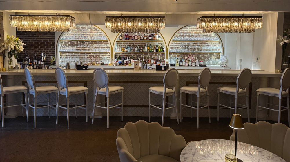 Coupe & Stein Champagne Bar