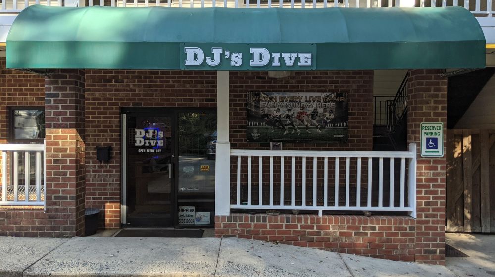 DJ's Dive